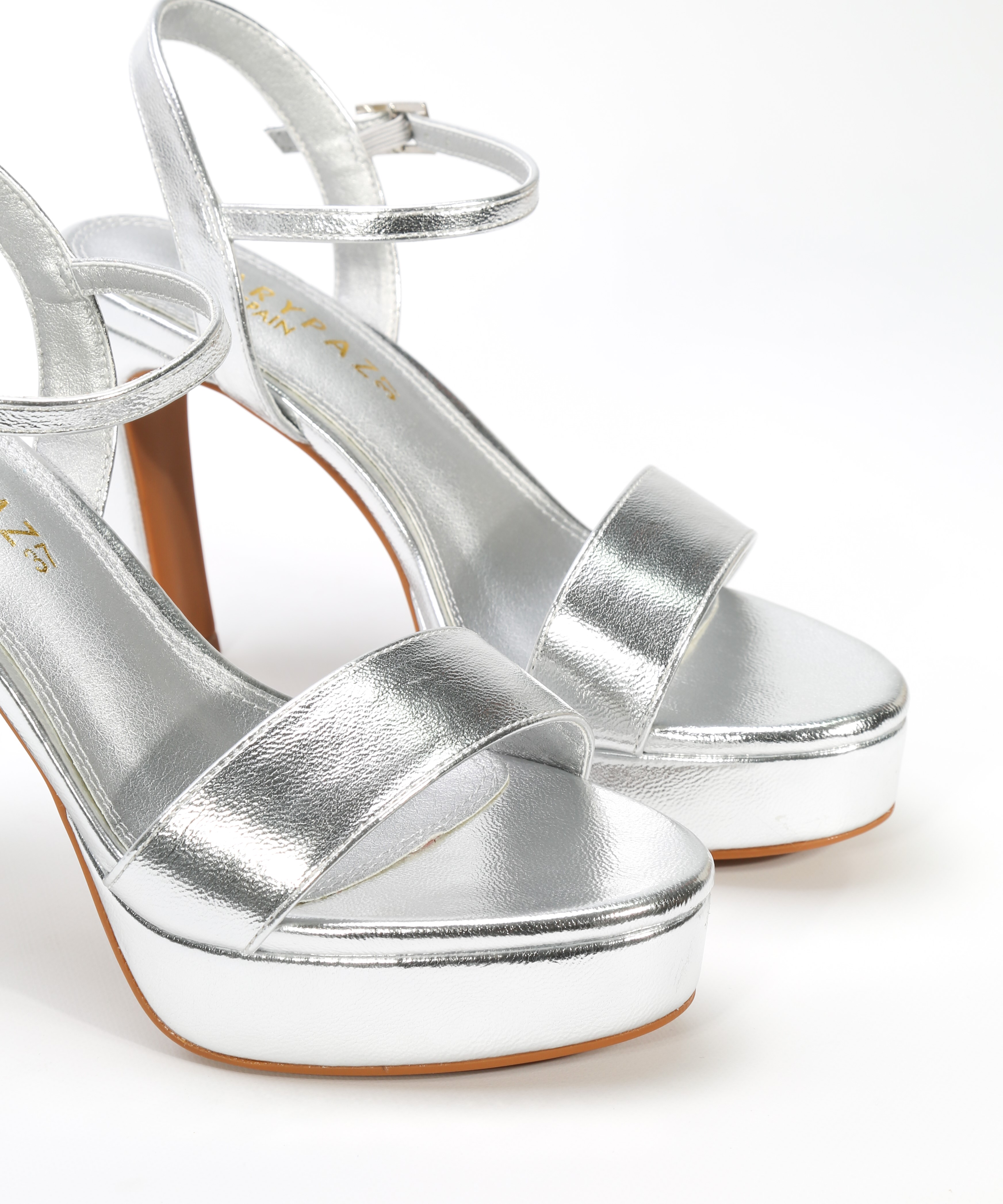 Sand&aacute;lias plataforma image number null